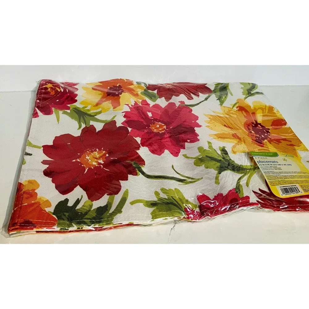 Town & Country Living Placemat's 13x18 Multicolor NEW Floral Summer Dahlia 4pk